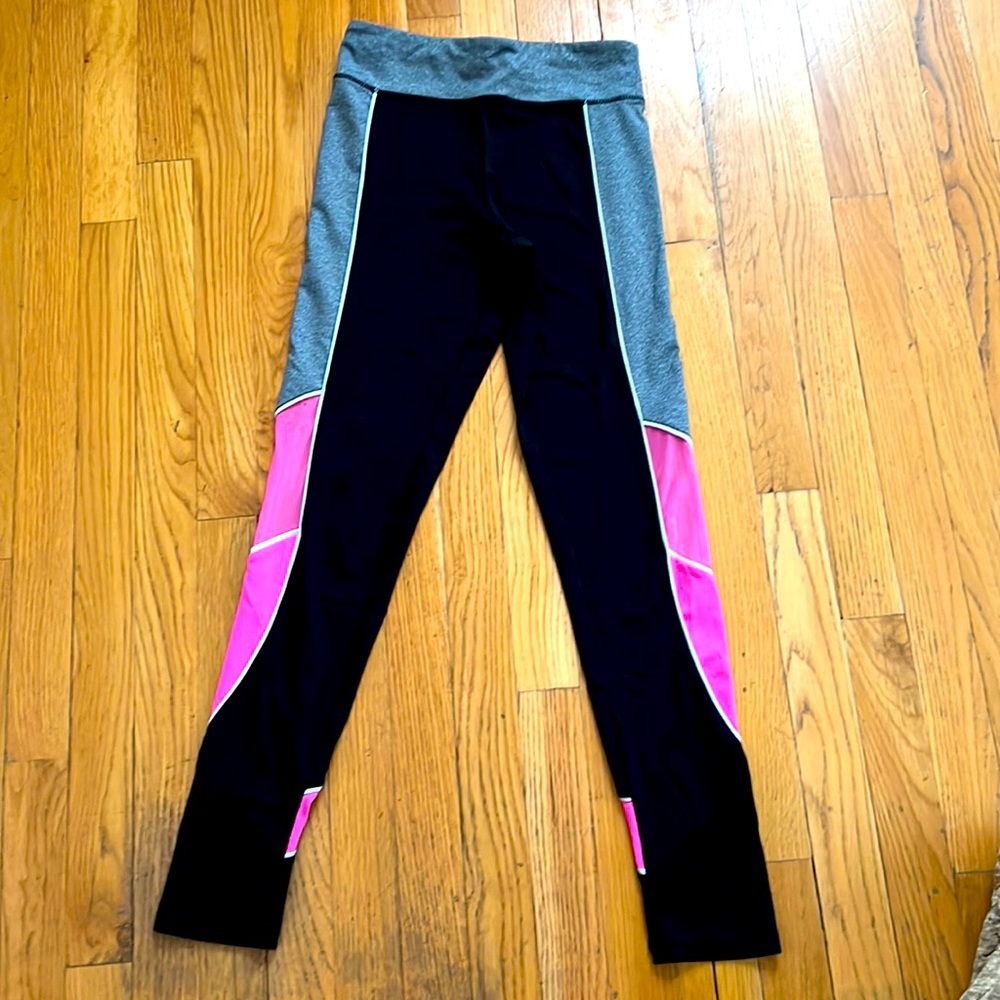 Women Atmosphere size 4 EUC pink/black
